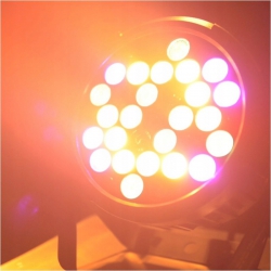 LIGHT4ME Black PAR 30x3W RGBA-UV LED reflektor